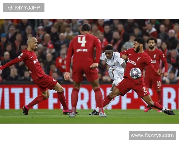 英格兰球队利物浦在欧冠赛场上遭遇困境，主帅克洛普面临挑战，球队能否翻盘？